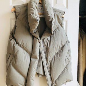 Aritzia Wilfred The Cloud Puff Vest